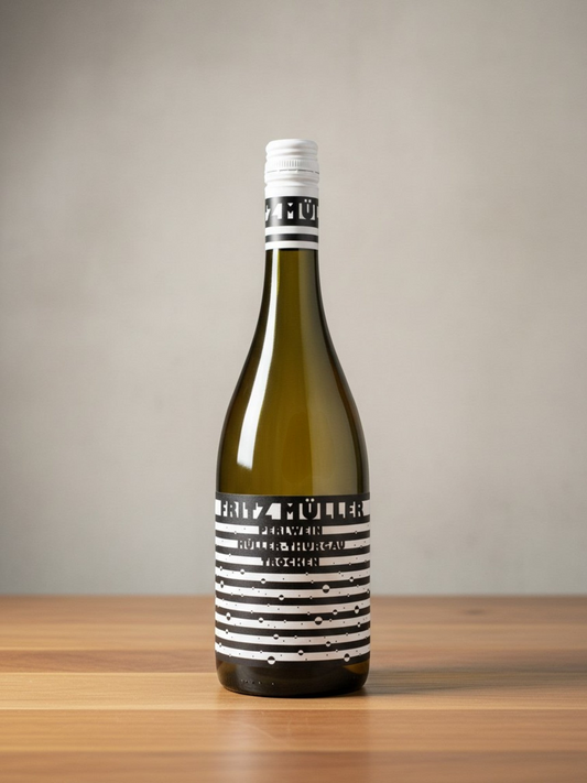 Goldener Zwilling Fritz Müller Qualitätsperlwein trocken aus Müller-Thurgau Trauben in moderner Flasche