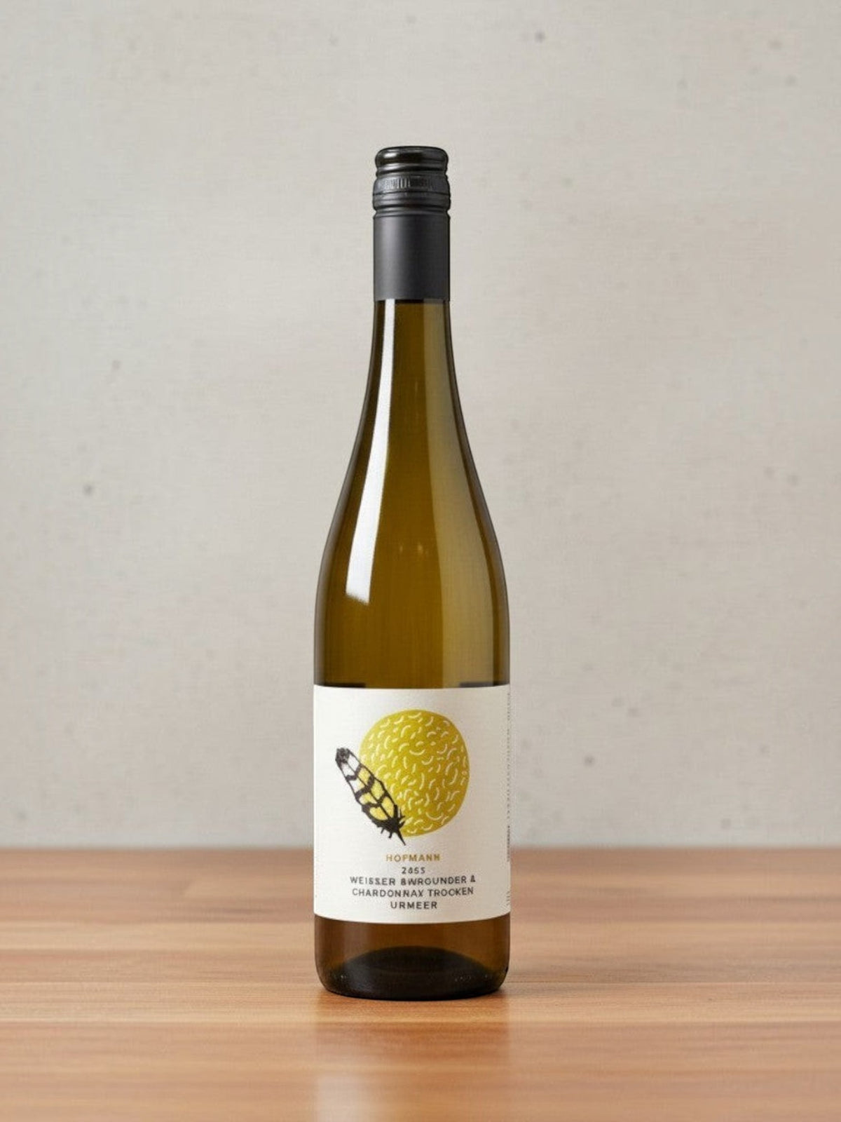 Goldener Zwilling Hofmann Weißer Burgunder & Chardonnay Urmeer 2023 Weißwein in einer eleganten Flasche
