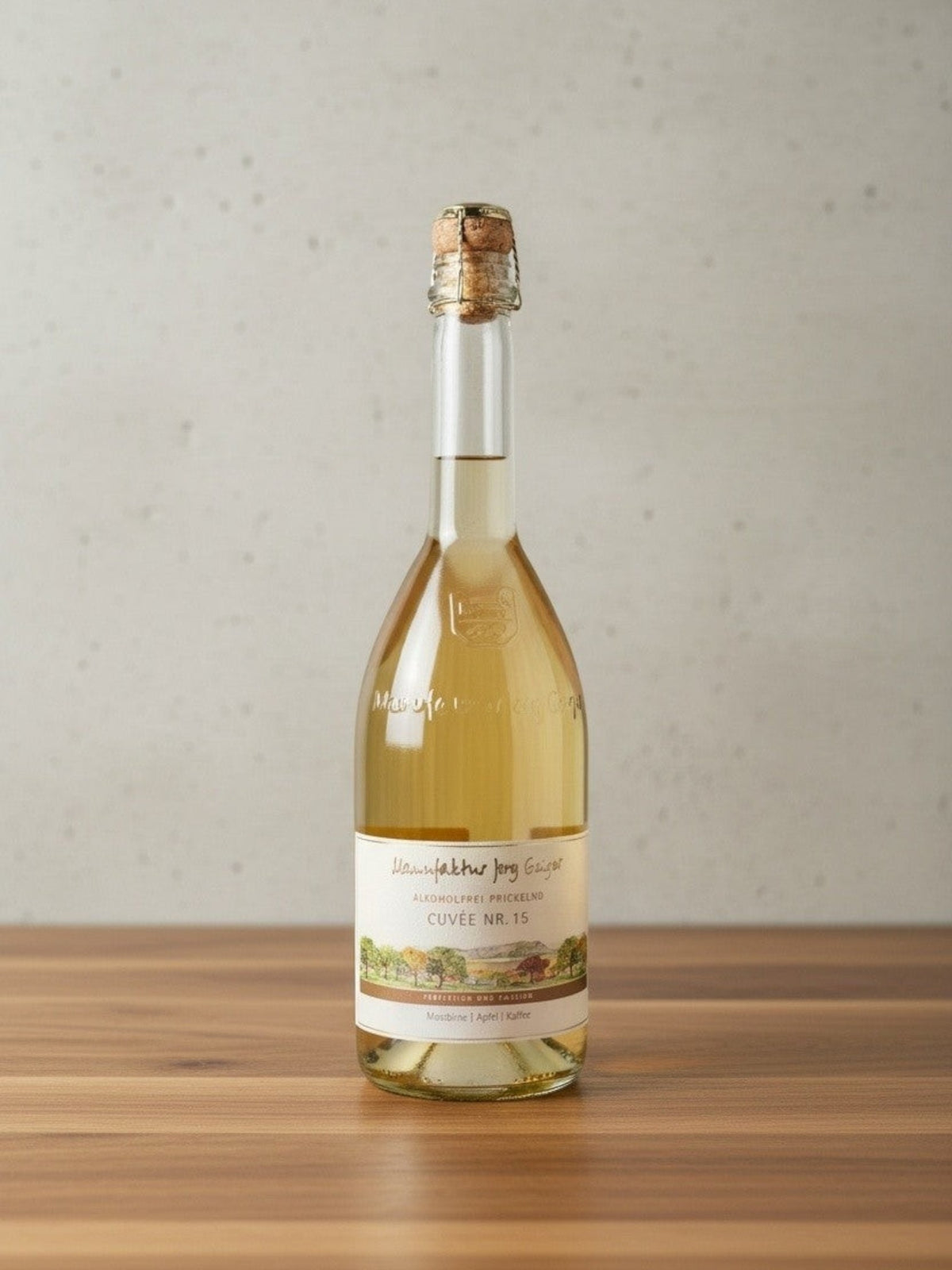 Goldener Zwilling Jörg Geiger Cuvée Nr. 15 alkoholfreies Getränk mit Mostbirne, Apfel und Kaffeenote in Glasflasche